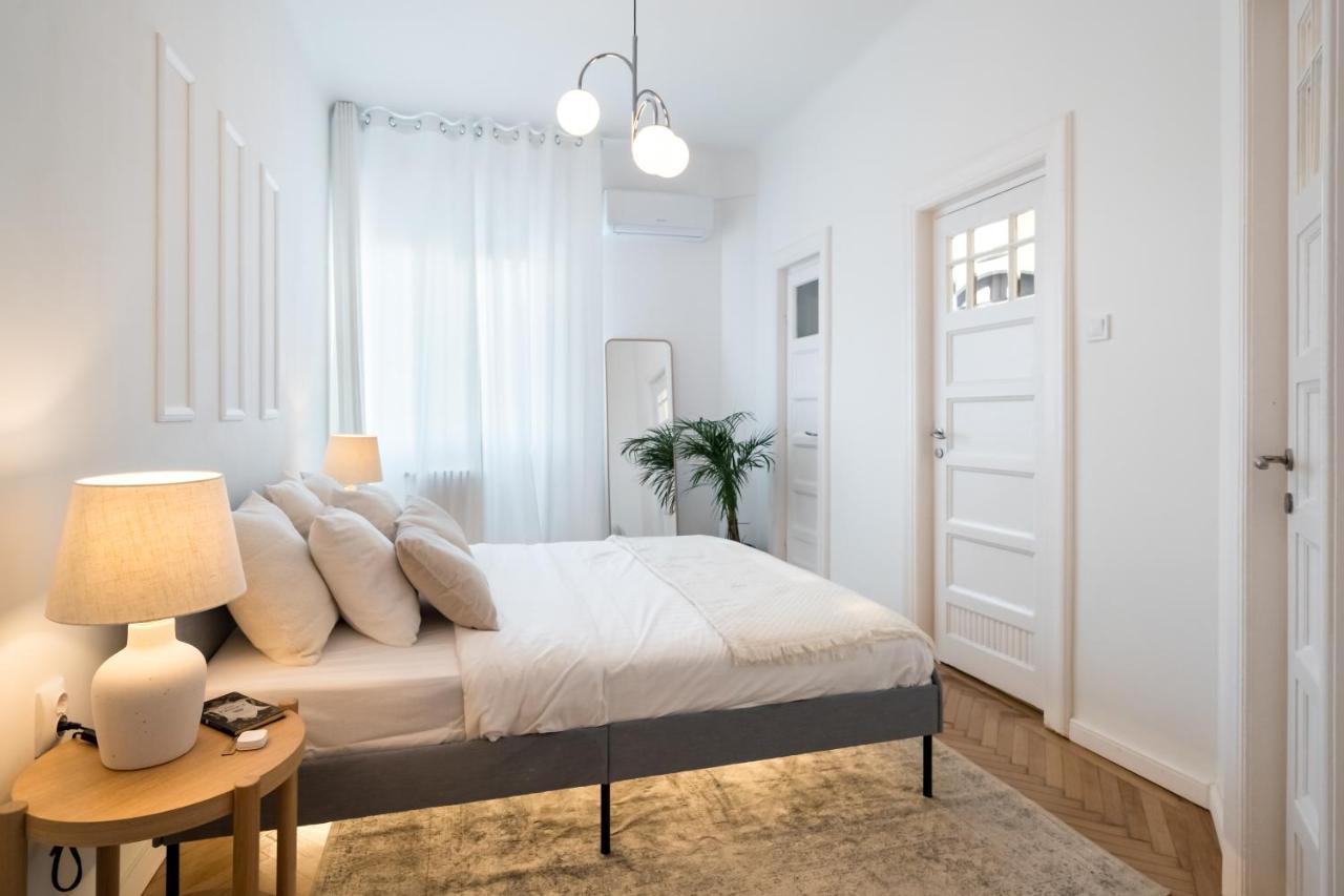Cismigiu Serenity: 1Br Flat With Scenic Balcony Bucharest Luaran gambar