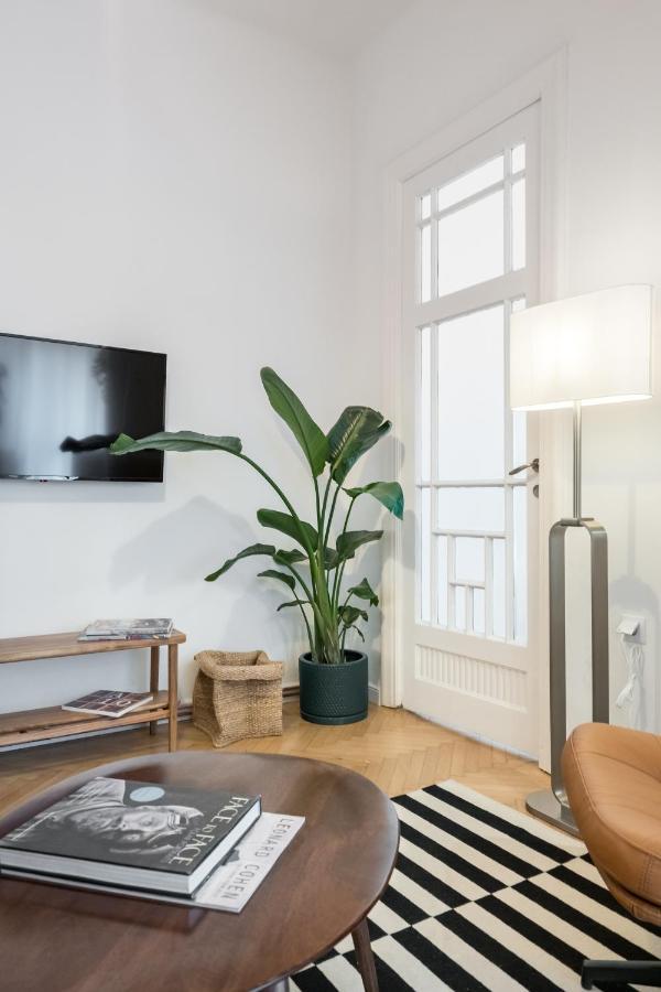 Cismigiu Serenity: 1Br Flat With Scenic Balcony Bucharest Luaran gambar