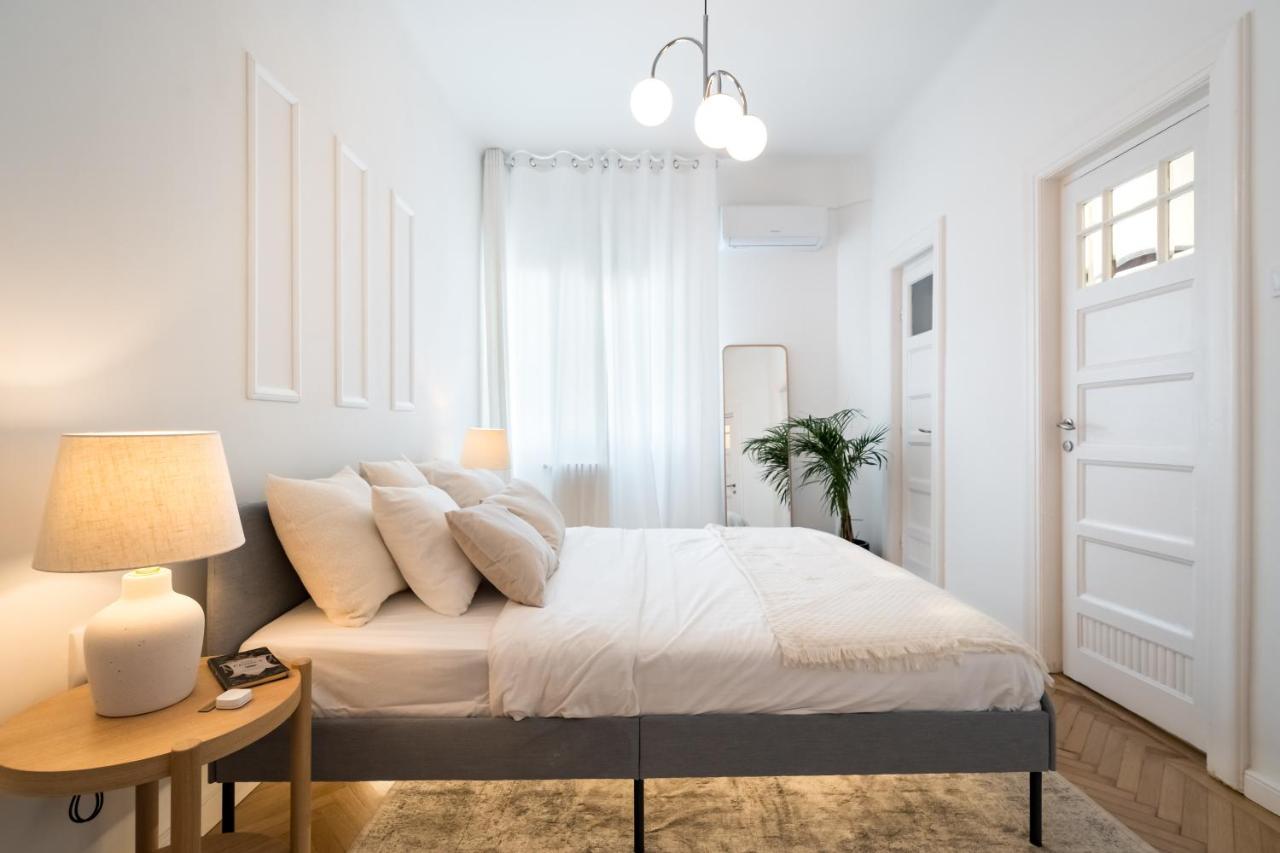 Cismigiu Serenity: 1Br Flat With Scenic Balcony Bucharest Luaran gambar