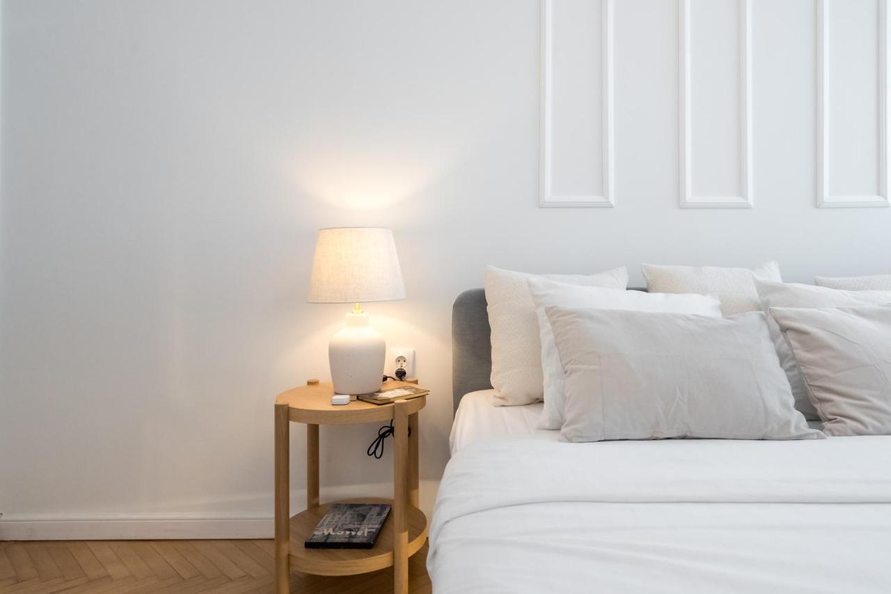 Cismigiu Serenity: 1Br Flat With Scenic Balcony Bucharest Luaran gambar