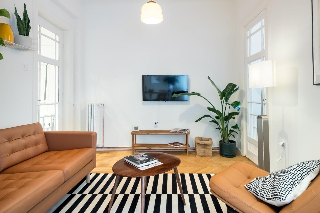 Cismigiu Serenity: 1Br Flat With Scenic Balcony Bucharest Luaran gambar