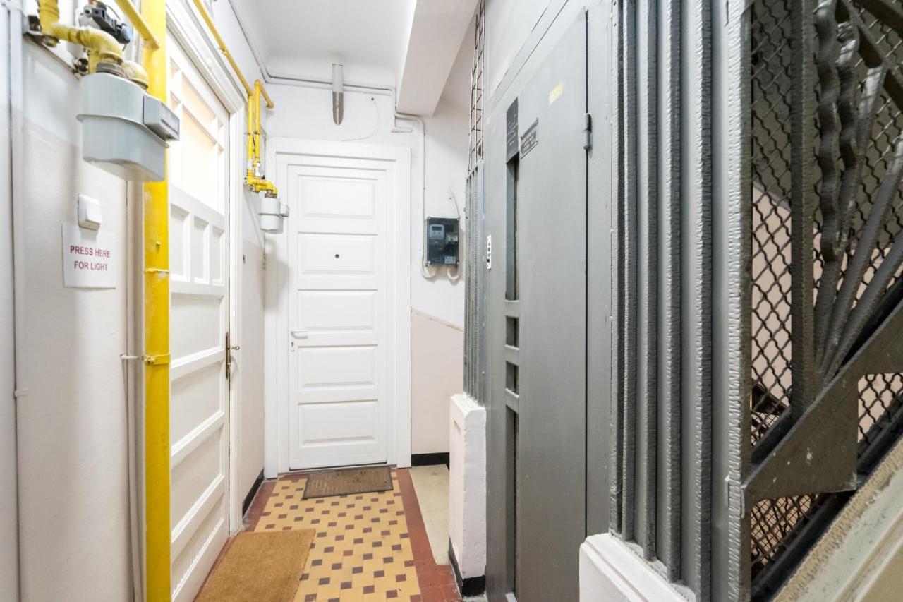 Cismigiu Serenity: 1Br Flat With Scenic Balcony Bucharest Luaran gambar
