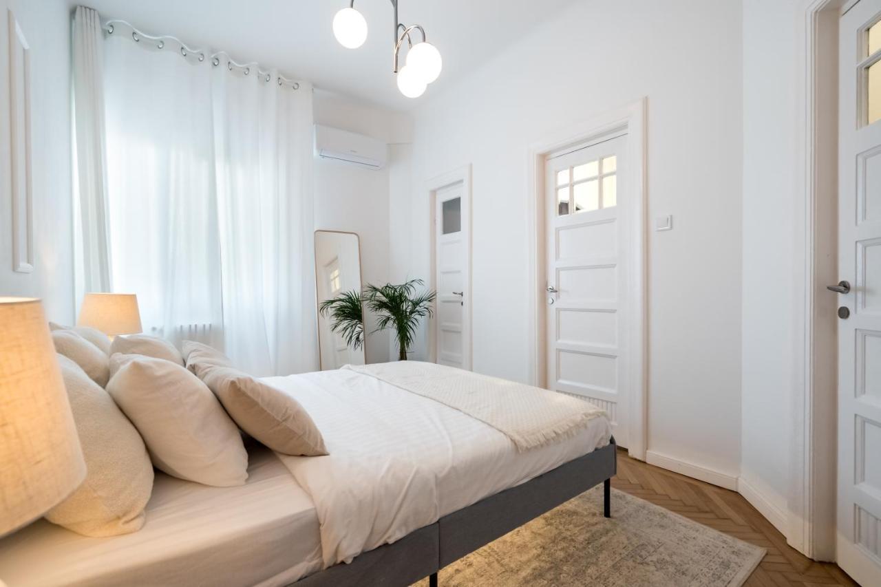 Cismigiu Serenity: 1Br Flat With Scenic Balcony Bucharest Luaran gambar