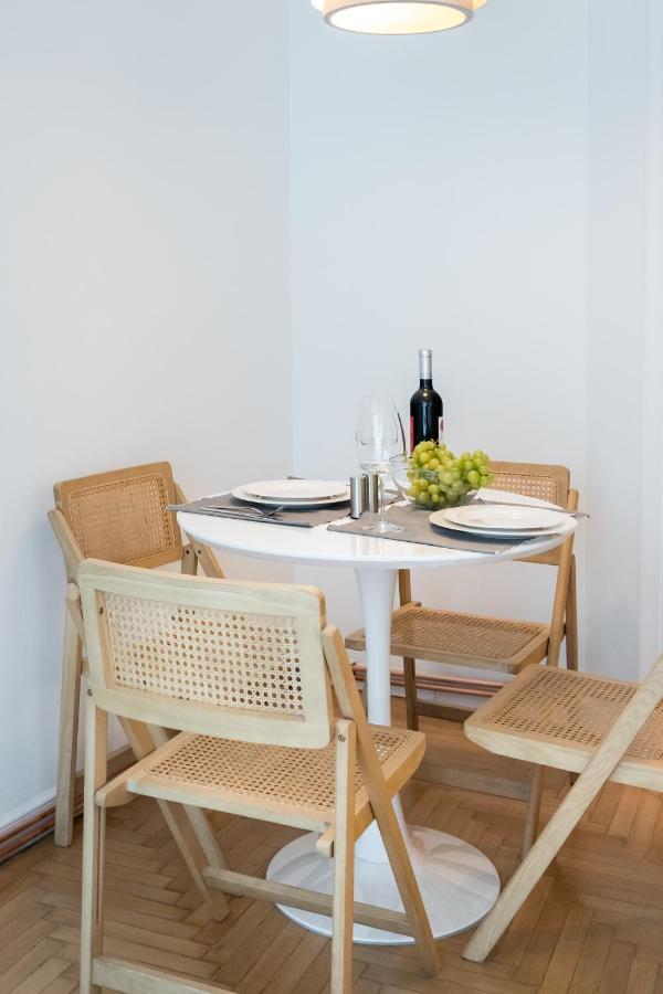 Cismigiu Serenity: 1Br Flat With Scenic Balcony Bucharest Luaran gambar