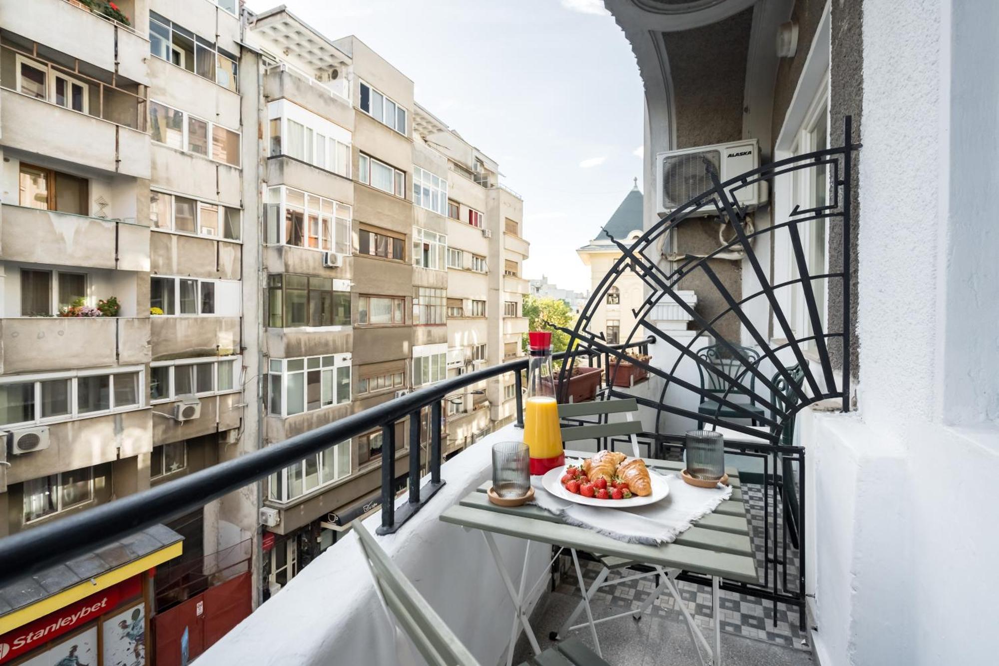 Cismigiu Serenity: 1Br Flat With Scenic Balcony Bucharest Luaran gambar